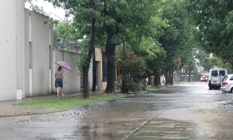 Tras varios alertas, llegó la lluvia a Pergamino.