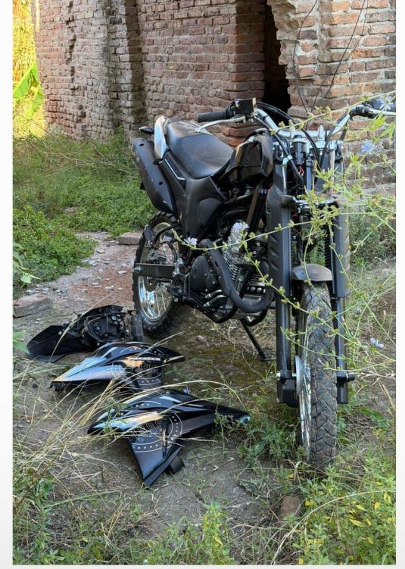 La moto Yamaha XTZ 250 enduro negra que robaron en avenida Ugarte y Baradero apareció en Azul y Los Inmigrantes.