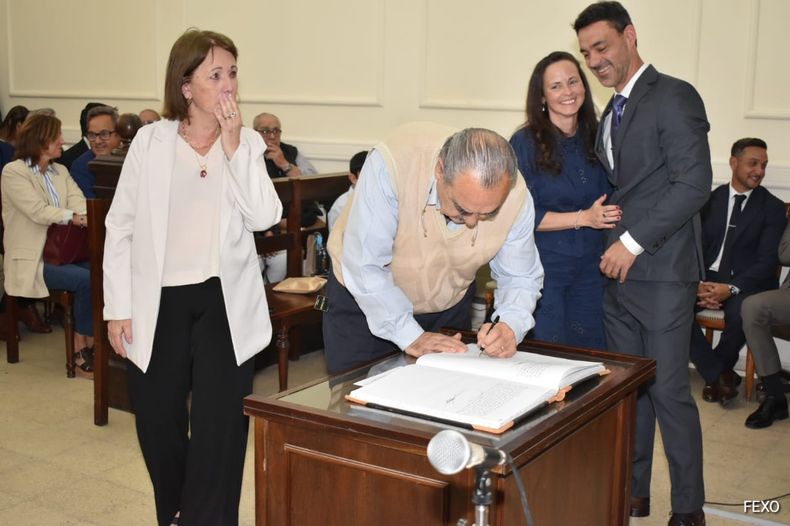 Los familiares de Juan Tomás Godoy acompañaron la jura del flamante magistrado titular de la UFIyJ 9.