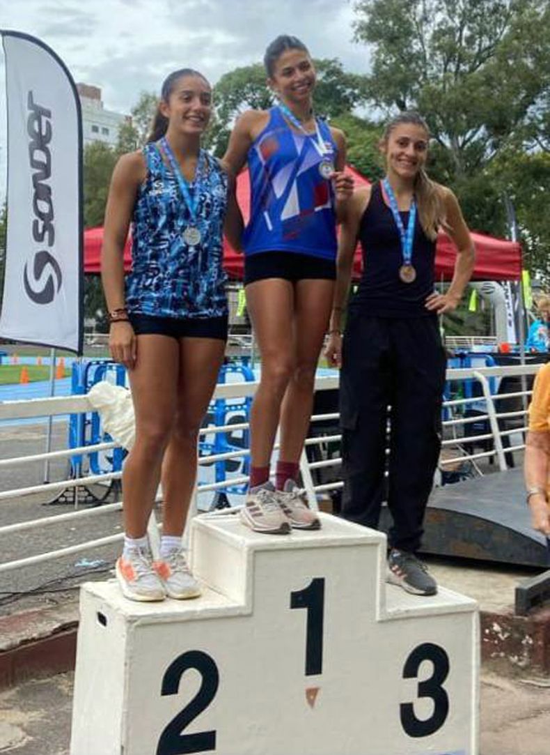 La pergaminense Lucía Zurda logró el tercer puesto en los 100 metros con vallas.