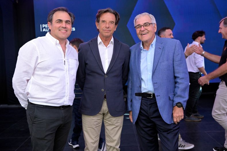 Uno de los ejecutivos de Renault Argentina que participó de la presentación acompañando a los propietarios de la concesionaria Pergamino Automotores.