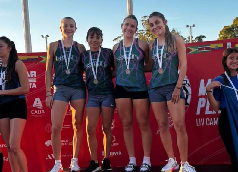 La posta 4x100 campeona provincial U23: Sara Favre, Sheila Paz, Agustina López y Lucía Zurdo.