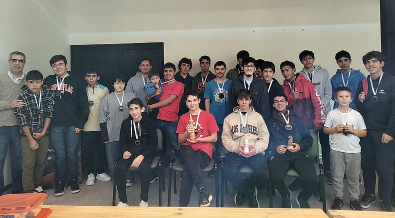 Todos los premiados de la categoría Sub 18.