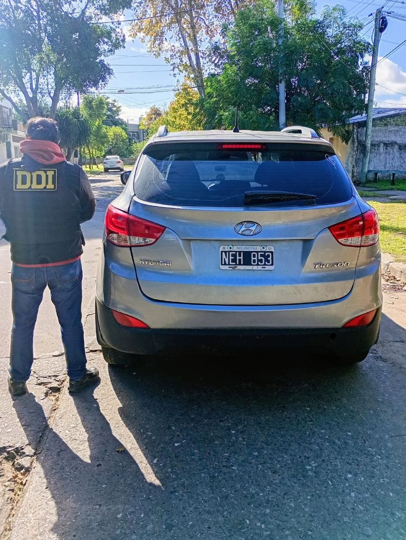 El automóvil Hyundai Tucson secuestrado por los escuadrones policiales en Rosario.