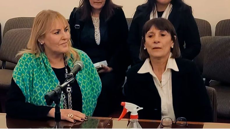 Raquel Hermida y Mafalda Secreto en el juicio en los Tribunales de Pergamino.