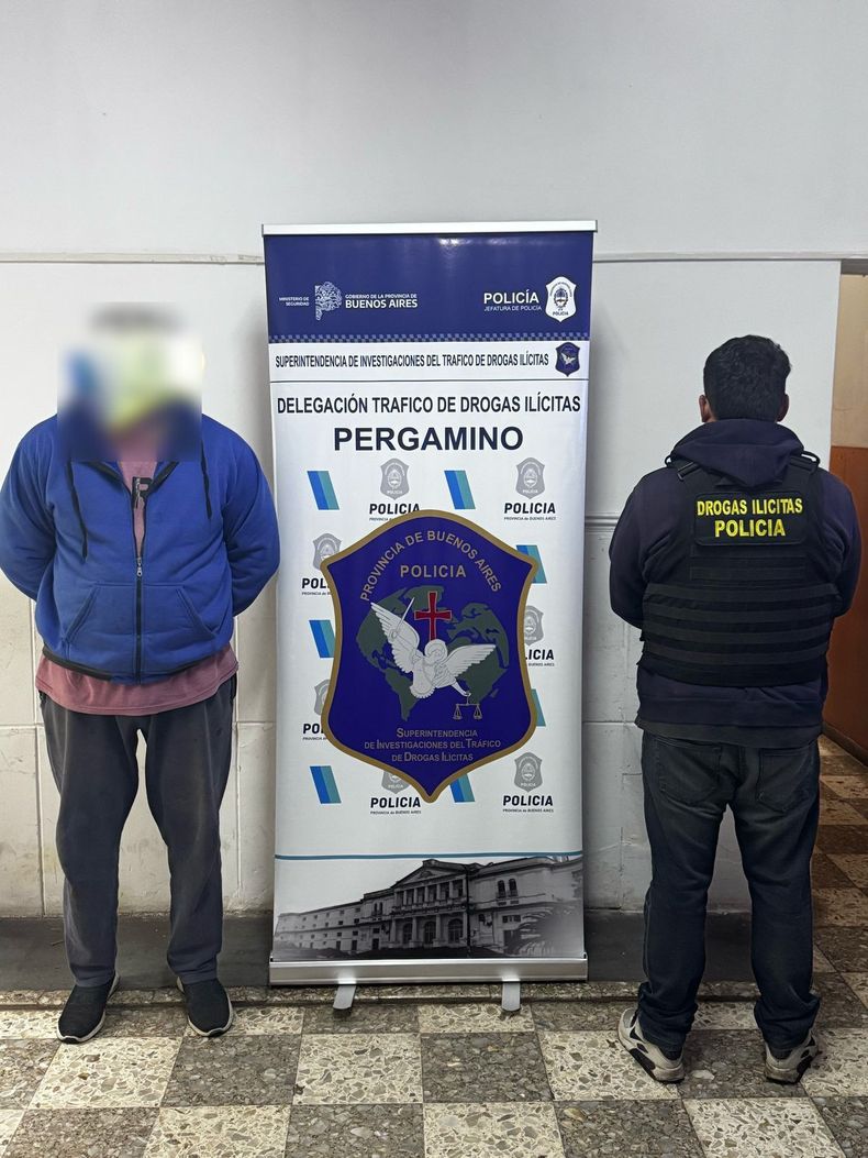 Sujeto de 51 años detenido en su casa de Andrade 1.500 por cultivar plantas de cannabus sativa para venderlas como dosis de hierba alucinógena.