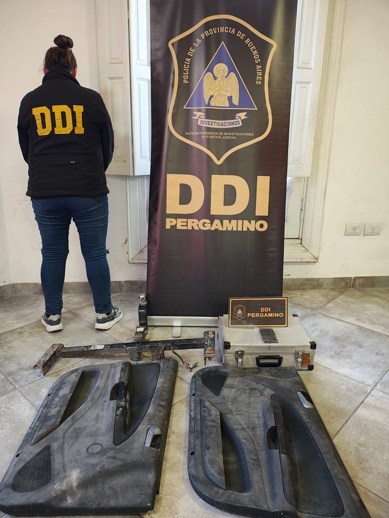 Los paneles interiores de puertas podrían ser del automóvil Volkswagen Gol Trend sustraído en inmediaciones de Pinto y Monteagudo durante la madrugada del viernes 16 de mayo en nuestra ciudad.