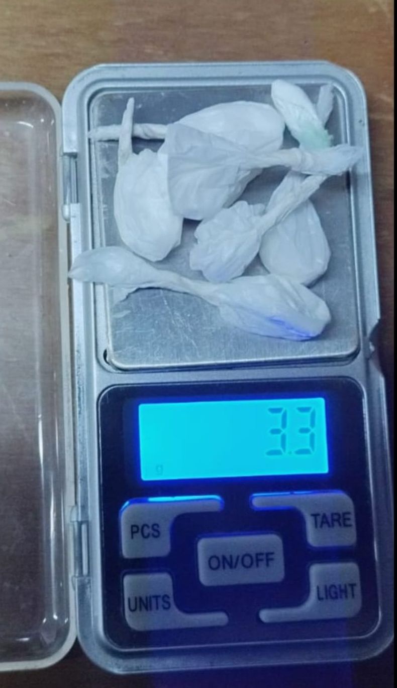 El transa llevaba dosis de cocaína y una balanza de precisión.