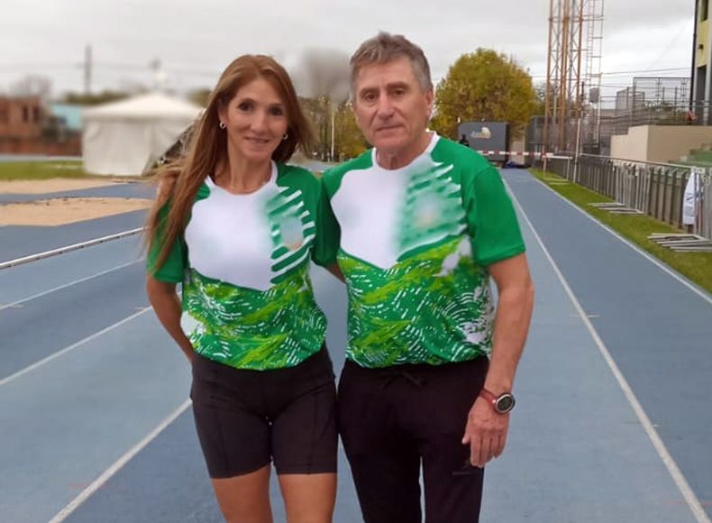 Maritza Uruzula con Hugo Recouso, creador del Grupo Máster de la Asociación Atlética Pergamino.