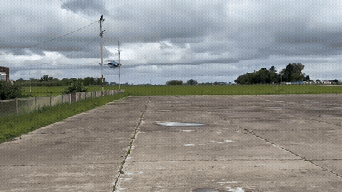 El helicóptero con matrícula LQ-CLU (identificado a veces como Q-CLU) es un Airb